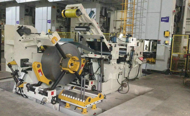 8mm超厚板三合一自動(dòng)整平送料機(jī)沖壓汽車(chē)離合器自動(dòng)化生產(chǎn)線視頻 