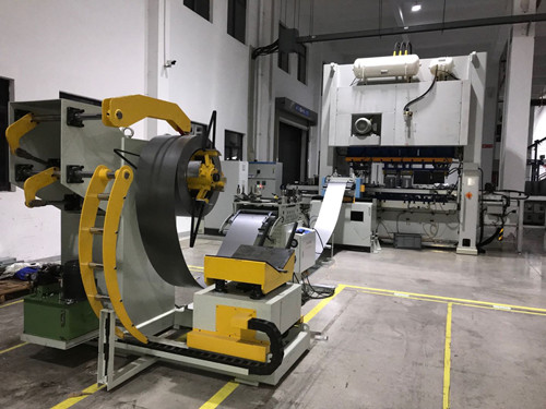 為何偏擺送料機(jī)在圓片落料沖壓中比普通伺服送料機(jī)更具優(yōu)勢(shì)？